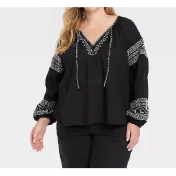 Universal Thread Black Embroidered Women's Top Size Small V-Neck Long S… - Picture 1 of 6